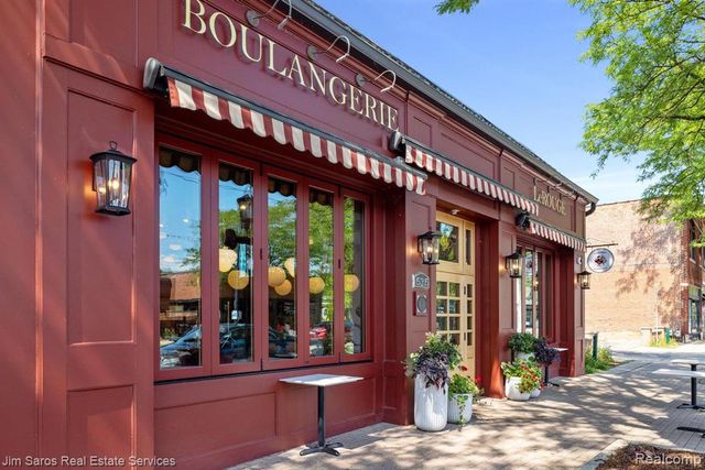 1300 Maryland, Grosse Pointe Park, MI 48230