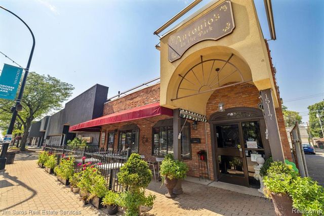 1300 Maryland, Grosse Pointe Park, MI 48230