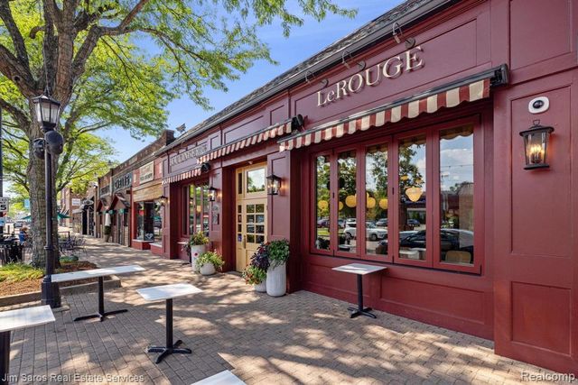 1300 Maryland, Grosse Pointe Park, MI 48230