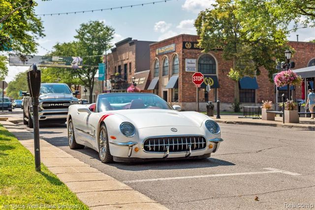 1300 Maryland, Grosse Pointe Park, MI 48230