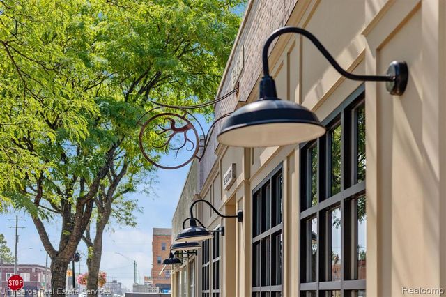 1300 Maryland, Grosse Pointe Park, MI 48230