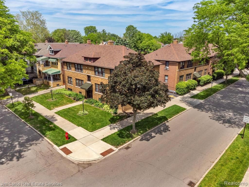 1300 Maryland, Grosse Pointe Park, MI 48230