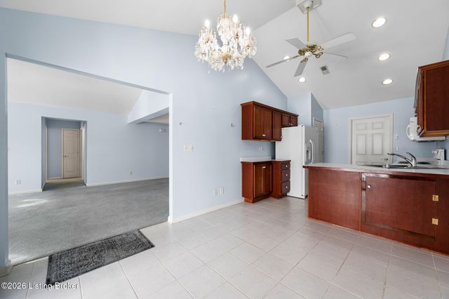 6224 River Pointe Dr, Louisville, KY 40258