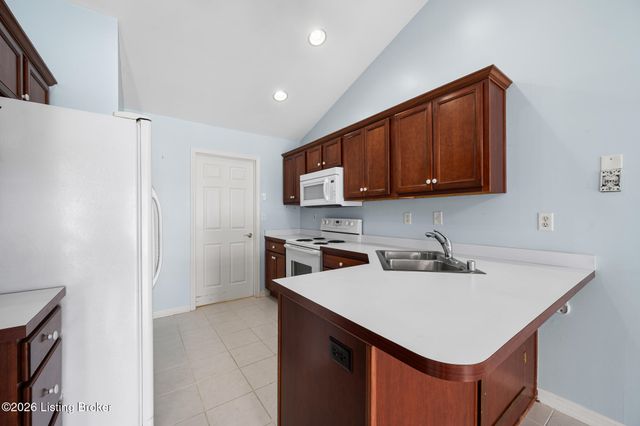 6224 River Pointe Dr, Louisville, KY 40258