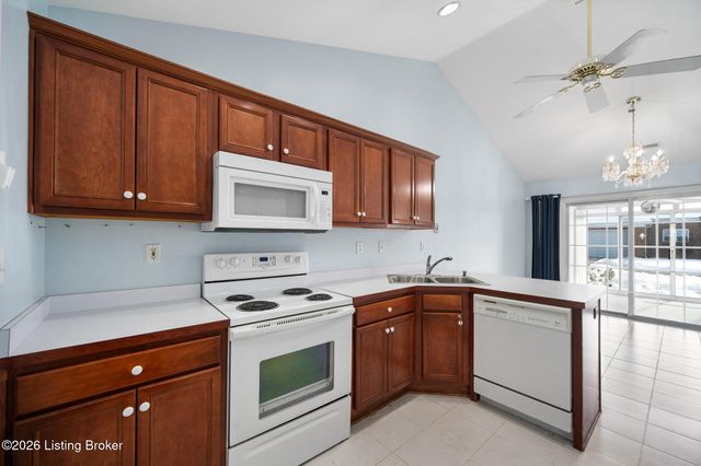 6224 River Pointe Dr, Louisville, KY 40258