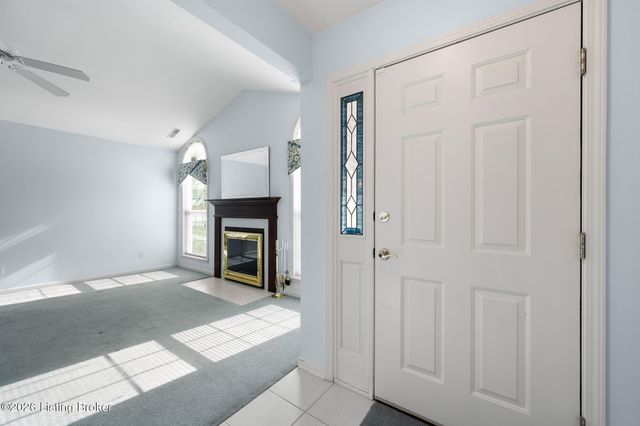 6224 River Pointe Dr, Louisville, KY 40258