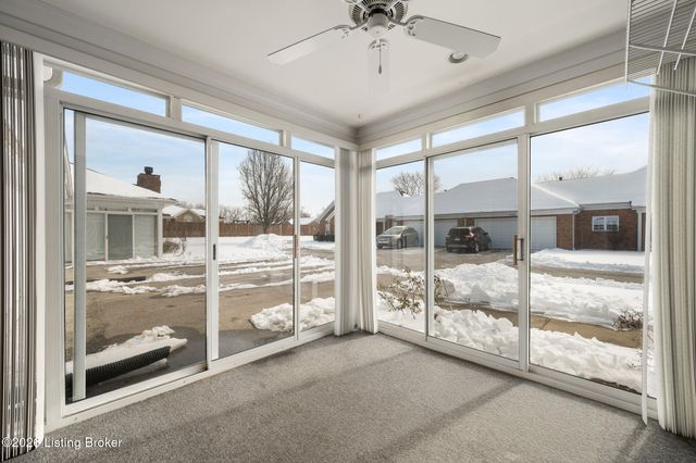 6224 River Pointe Dr, Louisville, KY 40258