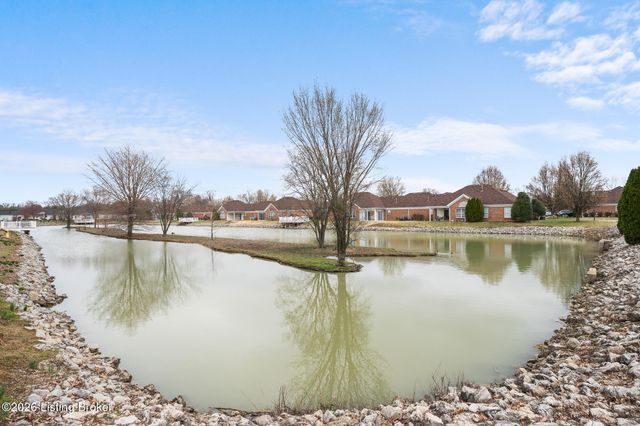 6224 River Pointe Dr, Louisville, KY 40258