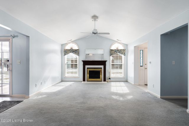 6224 River Pointe Dr, Louisville, KY 40258