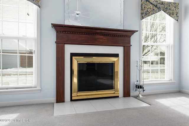 6224 River Pointe Dr, Louisville, KY 40258