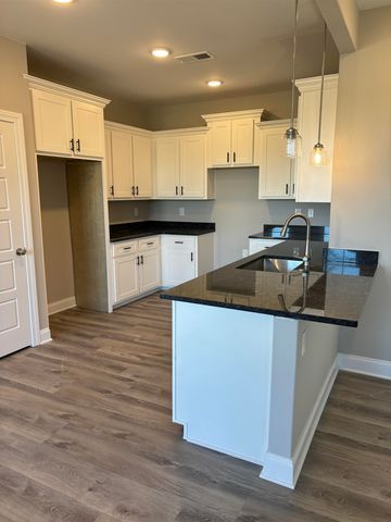 580 ROSALIE WOODS DR, Cordova, TN 38018