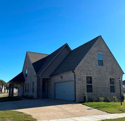 580 ROSALIE WOODS DR, Cordova, TN 38018