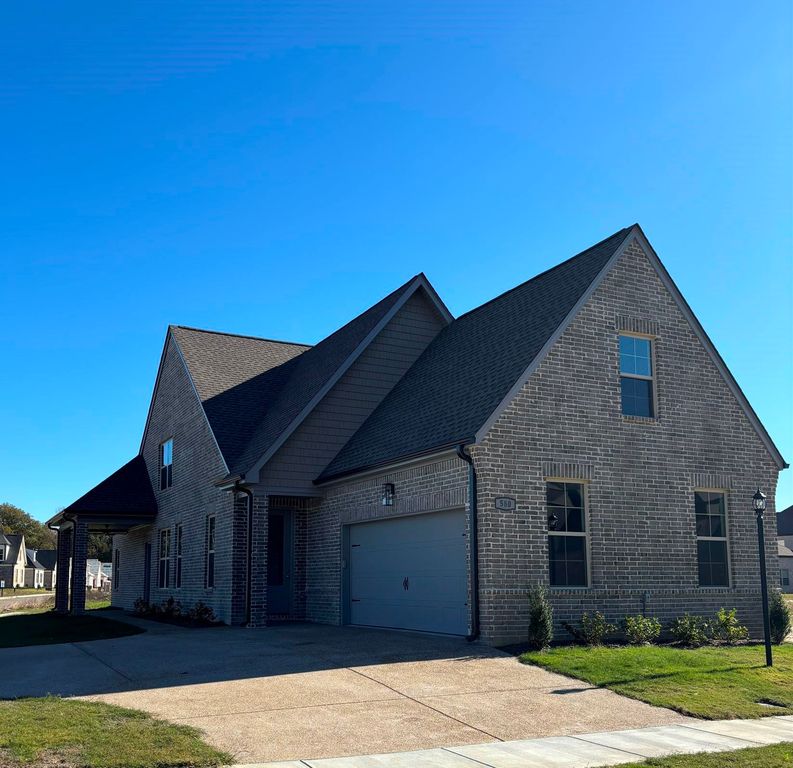 580 ROSALIE WOODS DR, Cordova, TN 38018