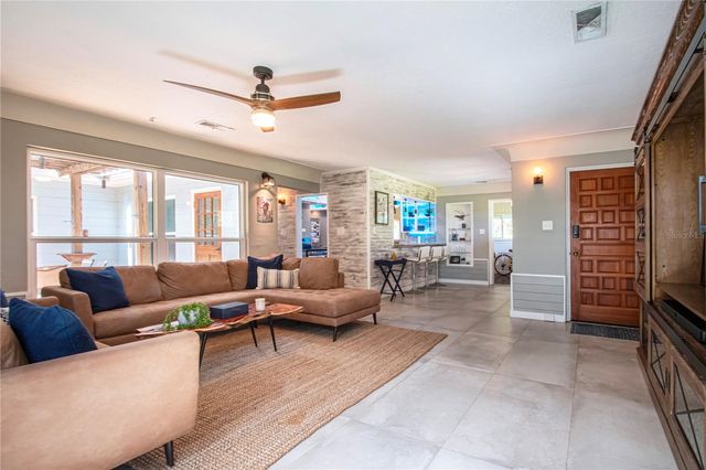 6109 KRACKER AVENUE, Gibsonton, FL 33534
