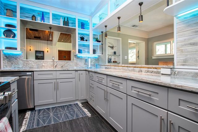 6109 KRACKER AVENUE, Gibsonton, FL 33534