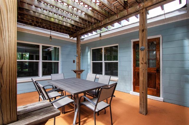 6109 KRACKER AVENUE, Gibsonton, FL 33534