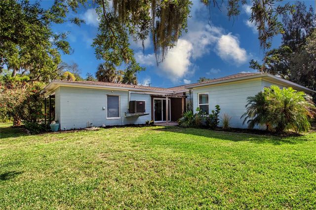 6109 KRACKER AVENUE, Gibsonton, FL 33534