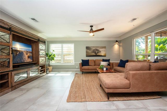 6109 KRACKER AVENUE, Gibsonton, FL 33534