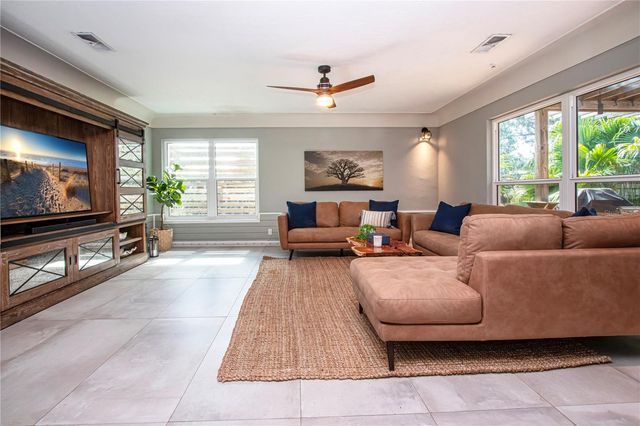 6109 KRACKER AVENUE, Gibsonton, FL 33534