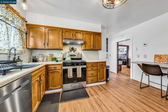 2628 Logan St, Oakland, CA 94601