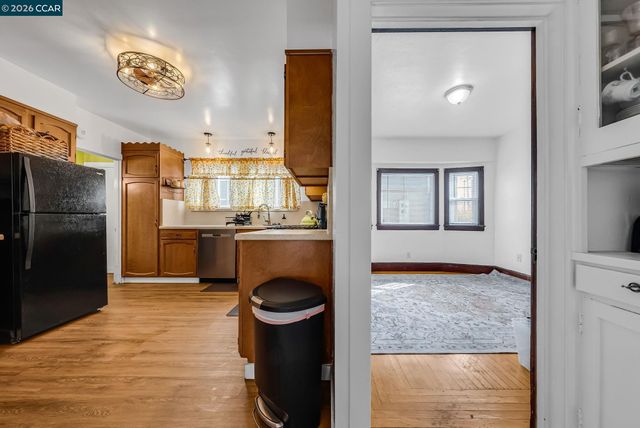 2628 Logan St, Oakland, CA 94601