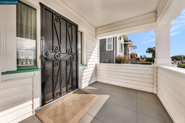 2628 Logan St, Oakland, CA 94601