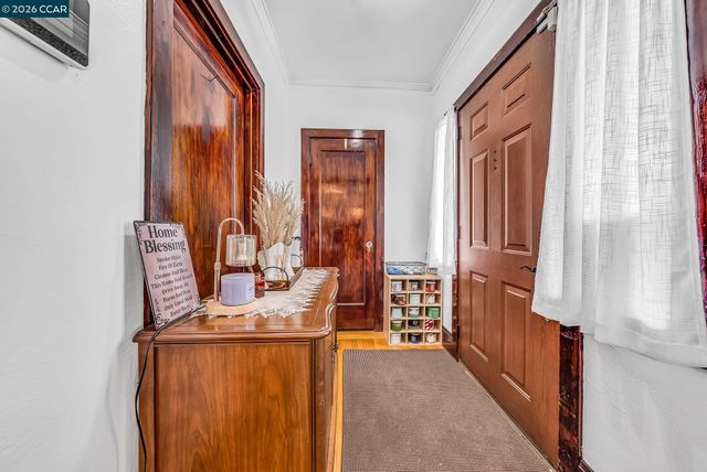 2628 Logan St, Oakland, CA 94601