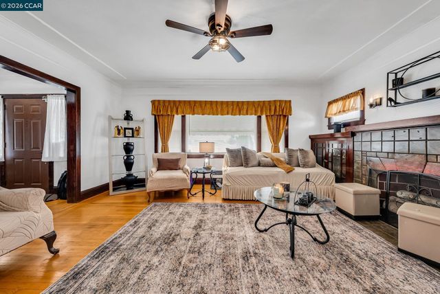 2628 Logan St, Oakland, CA 94601