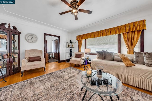 2628 Logan St, Oakland, CA 94601