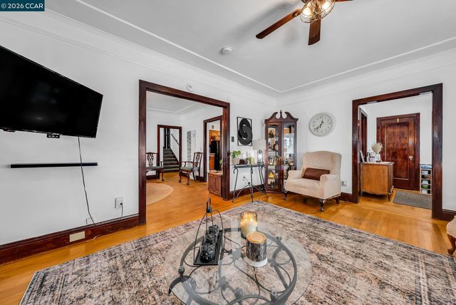 2628 Logan St, Oakland, CA 94601