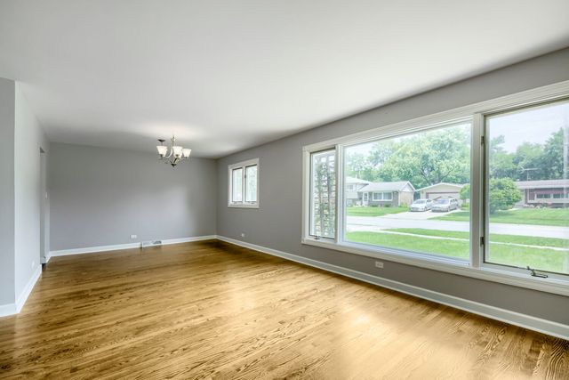 510 N PARK Drive, Glenwood, IL 60425
