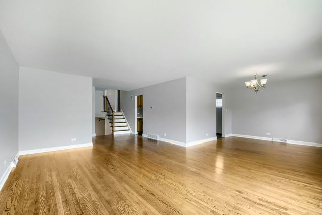 510 N PARK Drive, Glenwood, IL 60425
