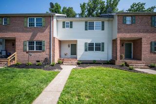 6322 Aracoma Rd, Huntington, WV 25705