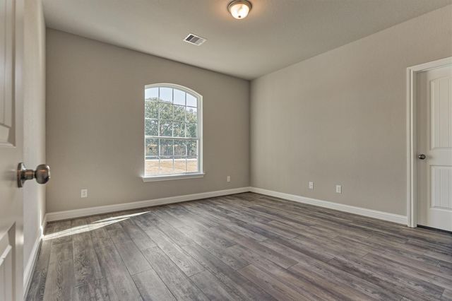 10473 Valley Drive N, Willis, TX 77318