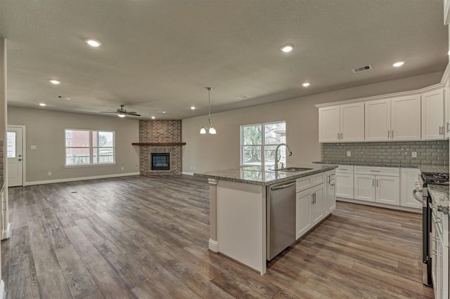 10473 Valley Drive N, Willis, TX 77318