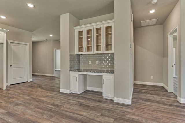 10473 Valley Drive N, Willis, TX 77318