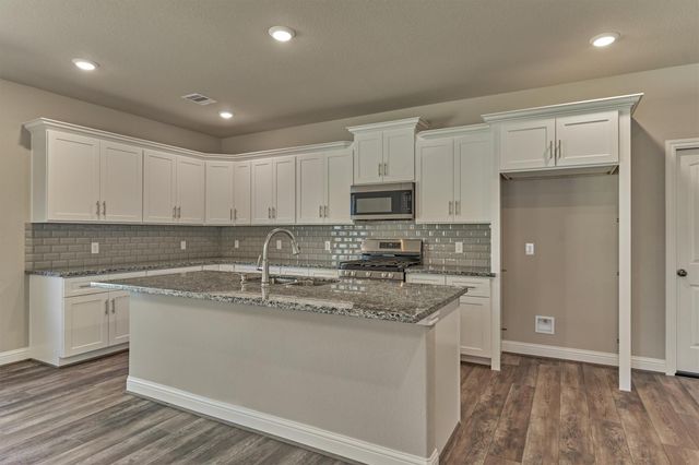 10473 Valley Drive N, Willis, TX 77318