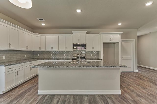 10473 Valley Drive N, Willis, TX 77318