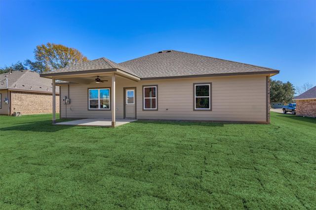 10473 Valley Drive N, Willis, TX 77318