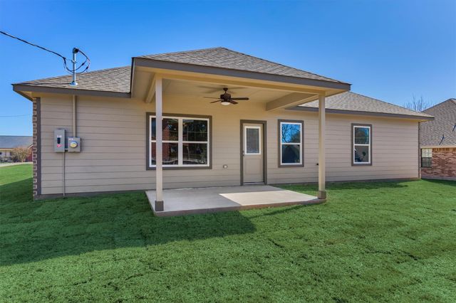 10473 Valley Drive N, Willis, TX 77318