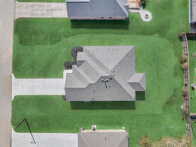 10473 Valley Drive N, Willis, TX 77318