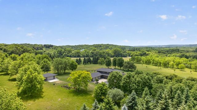5185 Meadow Crossing Road SW, Rochester, MN 55902