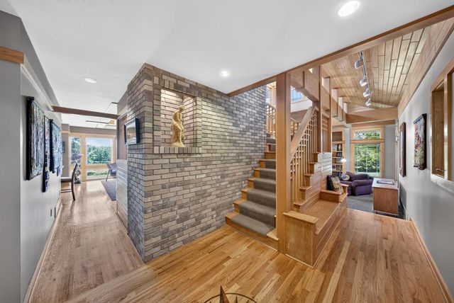 5185 Meadow Crossing Road SW, Rochester, MN 55902