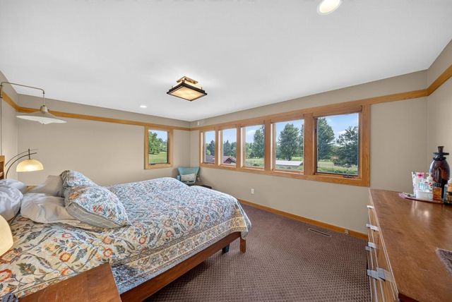 5185 Meadow Crossing Road SW, Rochester, MN 55902