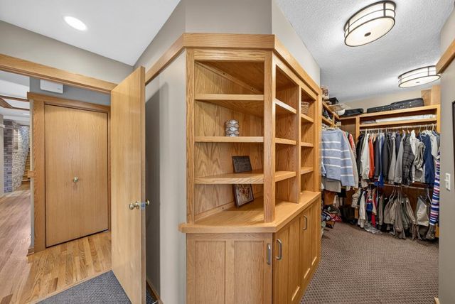 5185 Meadow Crossing Road SW, Rochester, MN 55902