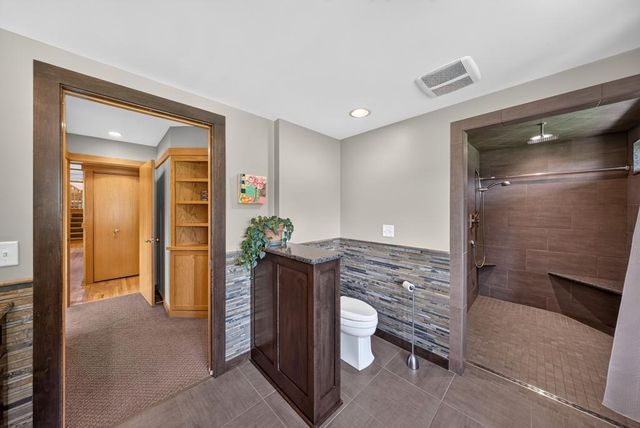 5185 Meadow Crossing Road SW, Rochester, MN 55902