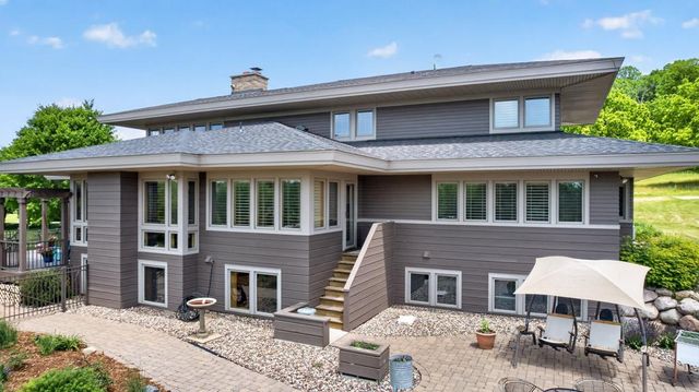 5185 Meadow Crossing Road SW, Rochester, MN 55902