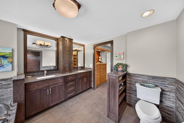 5185 Meadow Crossing Road SW, Rochester, MN 55902