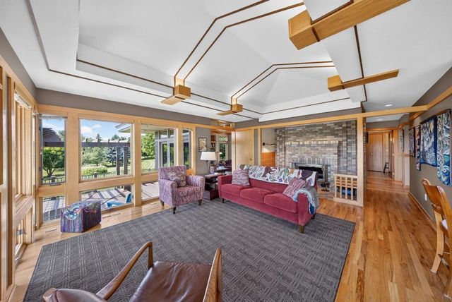 5185 Meadow Crossing Road SW, Rochester, MN 55902