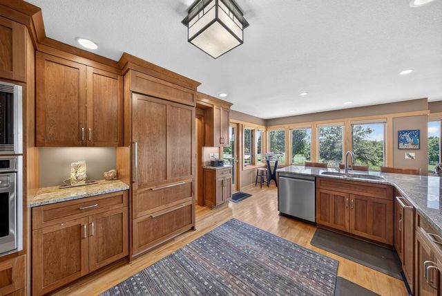 5185 Meadow Crossing Road SW, Rochester, MN 55902